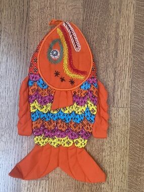 New Old Stock Handmade Vtg Fabric Embroidered Fish Oven Mitt Victor Bonobo-Style